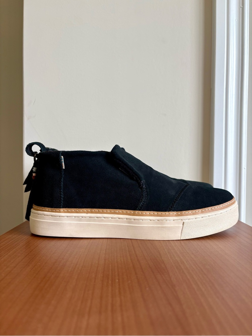 TOMS Paxton Suede Slip On Sneakers Women’s Black Casual Shoes Size 8